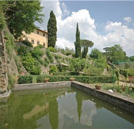A selection of 2-3 bedroom apartments with shared pool near Florence, Sleeps 4-6